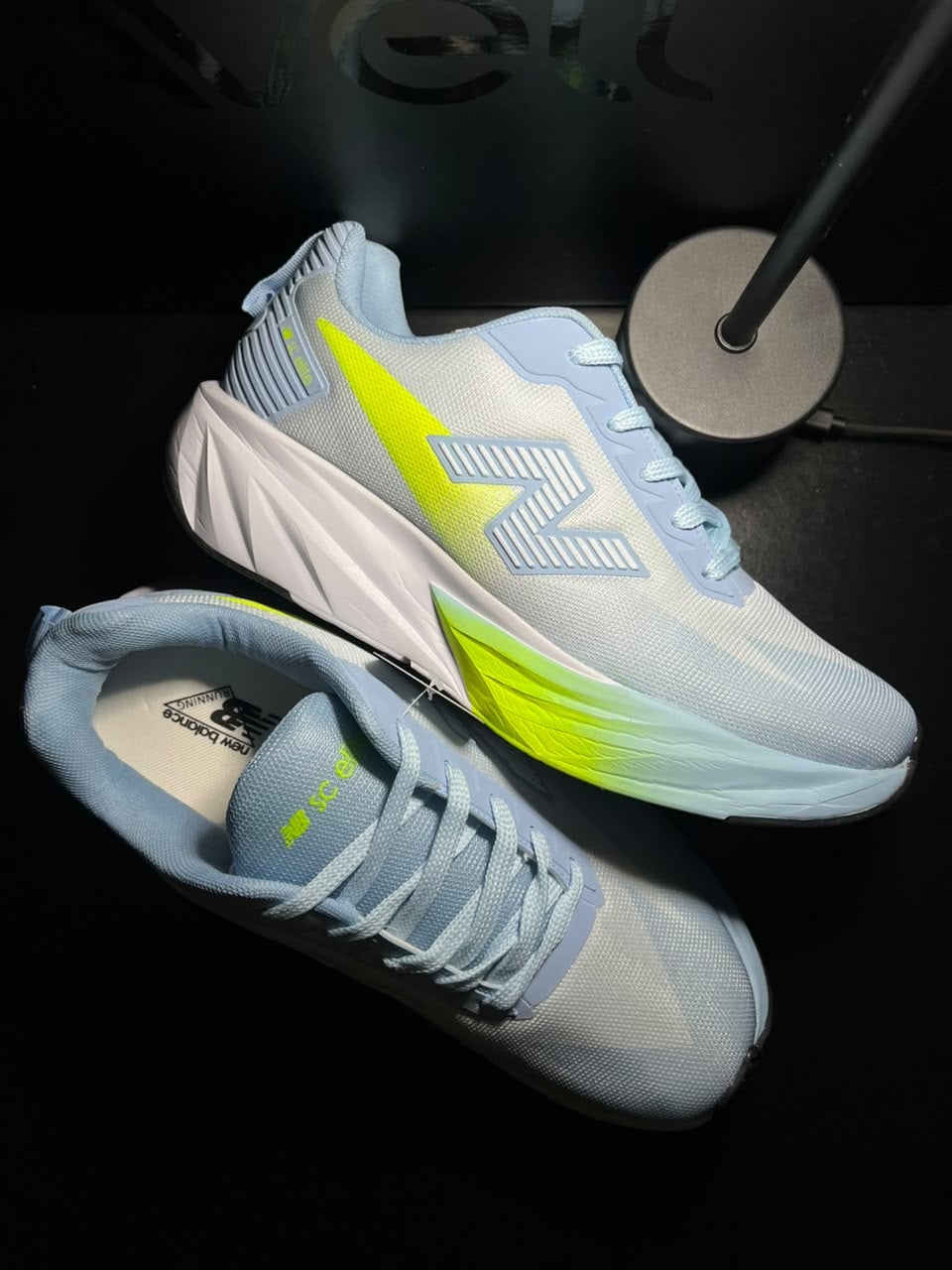 New Balance FuelCell Elite